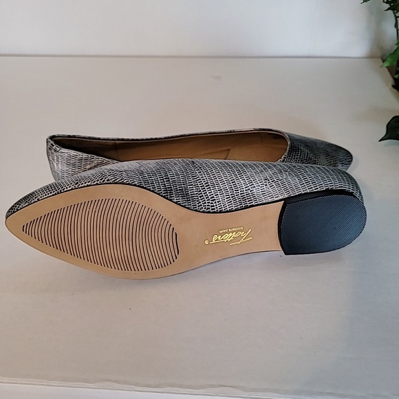 NWOT Trotters Estee Women Leather Ballet Flats Size 7.5W - Picture 6 of 8